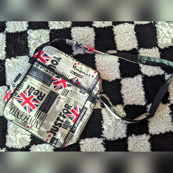 Hurry! Store Close Next Week!! Vintage Shoulder bag - Picture 6 of 8